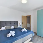 Gust By Interhome Tribalj