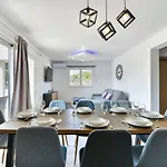 Gust By Interhome Tribalj