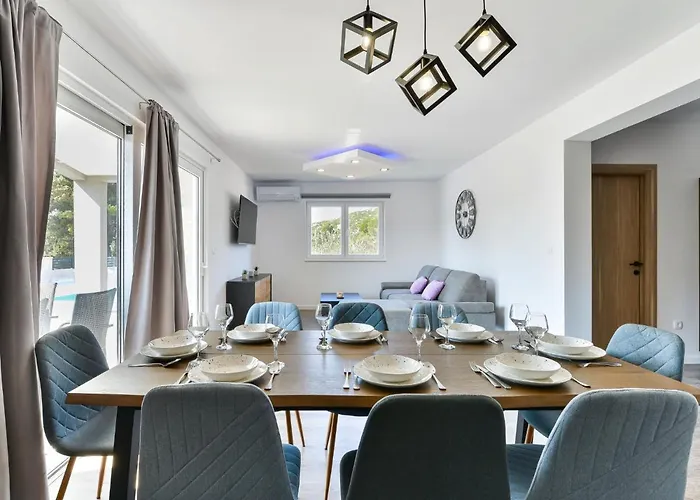 Gust By Interhome Tribalj