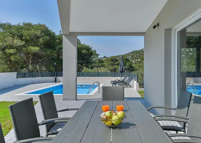 Vakantiehuis Gust By Interhome Tribalj