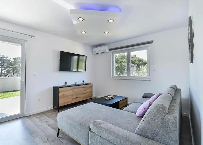 Gust By Interhome * Tribalj