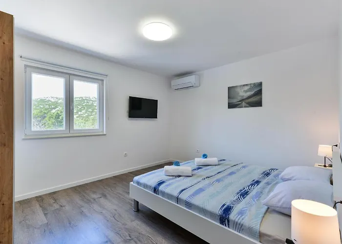 Gust By Interhome Tribalj